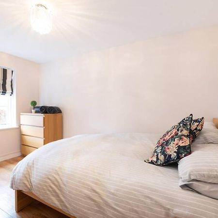 Burlington Place, Shrewsbury. 2 Bedroom, Private Parking, 5 Minutes From Town Bagian luar foto