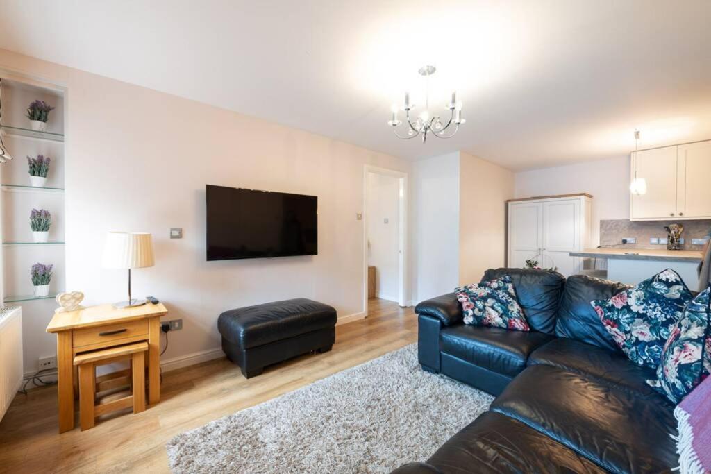 Burlington Place, Shrewsbury. 2 Bedroom, Private Parking, 5 Minutes From Town Bagian luar foto